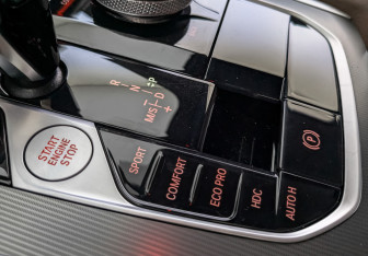 Подержанный автомобиль BMW X6 2021 года (27 фото)