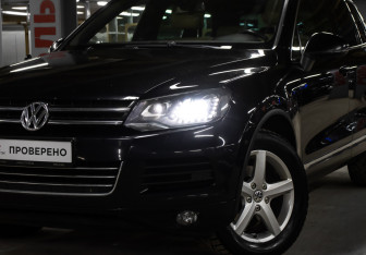 Подержанный автомобиль Volkswagen Touareg 2014 года (22 фото)