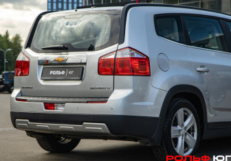 Подержанный автомобиль Chevrolet Orlando 2012 года (20 фото)