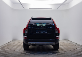 Подержанный автомобиль Volvo XC90 2010 года (6 фото)
