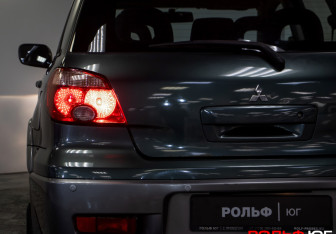 Подержанный автомобиль Mitsubishi Outlander 2006 года (26 фото)