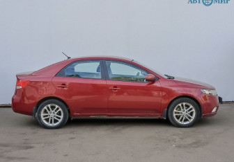 Подержанный автомобиль Kia Cerato Sedan 2011 года (4 фото)