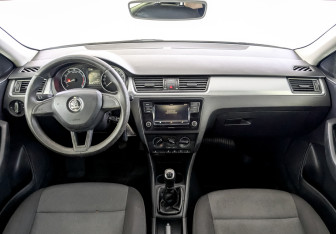 Подержанный автомобиль Skoda Rapid Liftback 2019 года (14 фото)