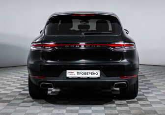 Подержанный автомобиль Porsche Macan 2019 года (6 фото)