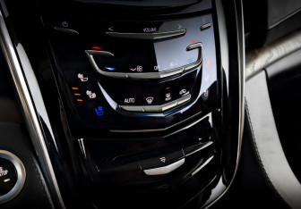 Подержанный автомобиль Cadillac Escalade Suv 2018 года (30 фото)