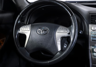 Подержанный автомобиль Toyota Camry Sedan 2007 года (13 фото)