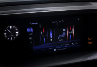 Подержанный автомобиль Lexus ES 2020 года (18 фото)