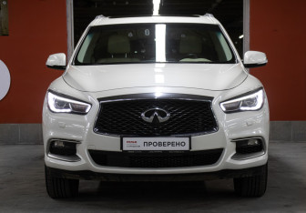 Подержанный автомобиль Infiniti QX60 2017 года (2 фото)