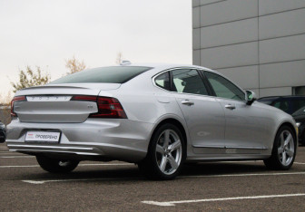 Подержанный автомобиль Volvo S90 2020 года (5 фото)