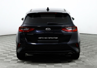 Подержанный автомобиль Kia Ceed Hatchback 2020 года (6 фото)