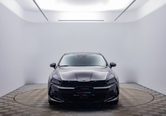 Подержанный автомобиль Kia K5 2020 года (2 фото)