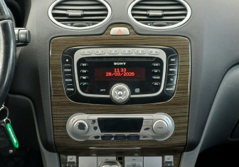 Подержанный автомобиль Ford Focus Hatchback 2008 года (13 фото)