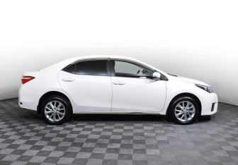 Подержанный автомобиль Toyota Corolla Sedan 2015 года (4 фото)