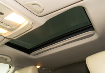 Подержанный автомобиль Infiniti QX70 2015 года (18 фото)