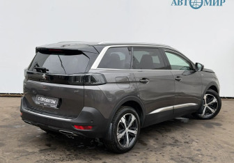 Подержанный автомобиль Peugeot 5008 Suv 2022 года (5 фото)