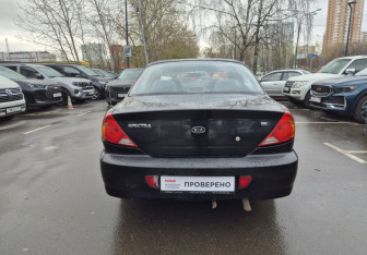 Подержанный автомобиль Kia Spectra Sedan 2006 года (6 фото)