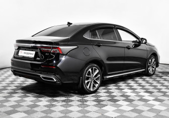 Подержанный автомобиль Omoda S5 2023 года (5 фото)