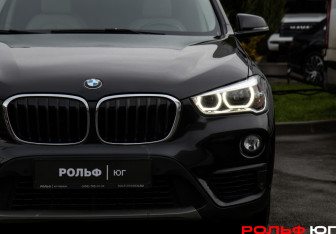 Подержанный автомобиль BMW X1 2018 года (20 фото)