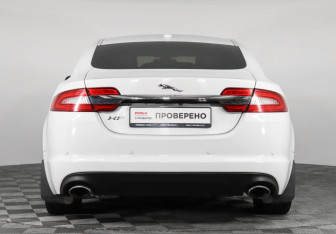 Подержанный автомобиль Jaguar XF Sedan 2012 года (6 фото)