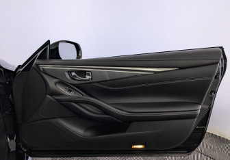 Подержанный автомобиль Infiniti Q60 Coupe 2020 года (25 фото)