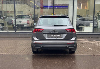 Подержанный автомобиль Volkswagen Tiguan 2021 года (7 фото)