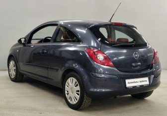 Подержанный автомобиль Opel Corsa 2007 года (7 фото)
