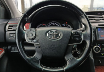 Подержанный автомобиль Toyota Camry Sedan 2014 года (12 фото)