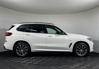 Подержанный автомобиль BMW X5 2020 года (6 фото)