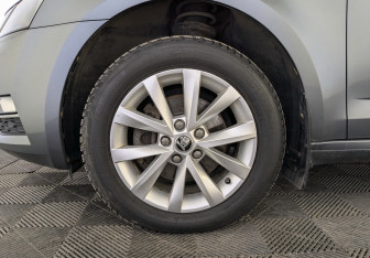 Подержанный автомобиль Skoda Octavia Liftback 2018 года (13 фото)