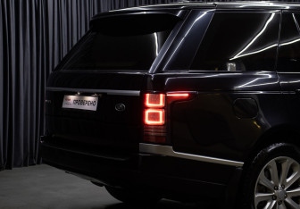 Подержанный автомобиль Land Rover Range Rover 2015 года (23 фото)