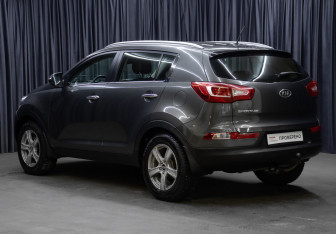 Подержанный автомобиль Kia Sportage 2012 года (7 фото)