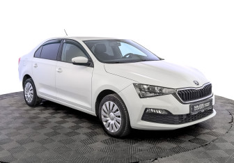 Подержанный автомобиль Skoda Rapid Liftback 2021 года (3 фото)