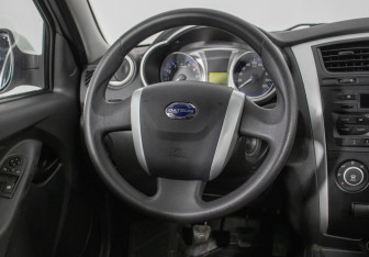 Подержанный автомобиль Datsun on-DO 2014 года (15 фото)