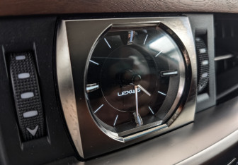 Подержанный автомобиль Lexus LX 2017 года (26 фото)