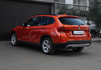 Подержанный автомобиль BMW X1 2013 года (6 фото)