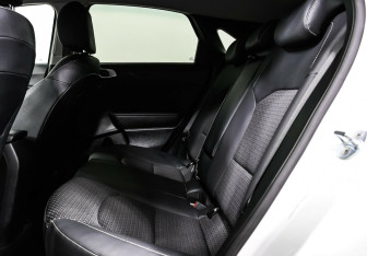 Подержанный автомобиль Kia Ceed Hatchback 2019 года (10 фото)