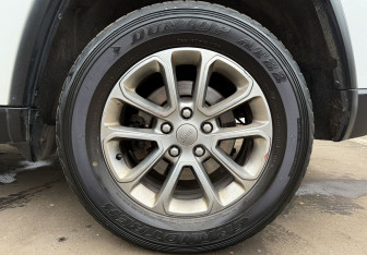 Подержанный автомобиль Jeep Grand Cherokee 2014 года (9 фото)