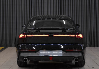 Подержанный автомобиль Changan UNI-V 2024 года (5 фото)