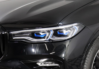 Подержанный автомобиль BMW X7 2020 года (7 фото)