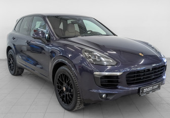 Подержанный автомобиль Porsche Cayenne 2017 года (3 фото)