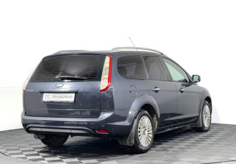 Подержанный автомобиль Ford Focus Wagon 2011 года (5 фото)