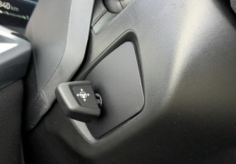 Подержанный автомобиль BMW X6 2025 года (24 фото)