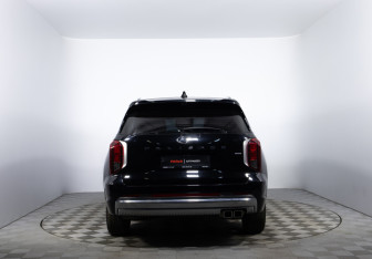 Подержанный автомобиль Hyundai Palisade 2023 года (6 фото)