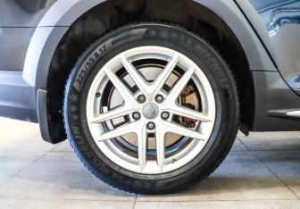 Подержанный автомобиль Audi A4 allroad 2017 года (28 фото)