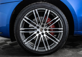 Подержанный автомобиль Porsche Macan 2014 года (28 фото)