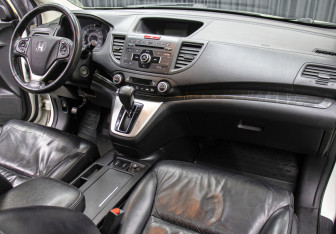 Подержанный автомобиль Honda CR-V 2013 года (11 фото)