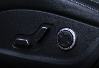 Подержанный автомобиль Genesis G80 2021 года (20 фото)