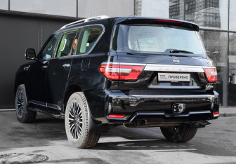 Подержанный автомобиль Nissan Patrol 2022 года (6 фото)