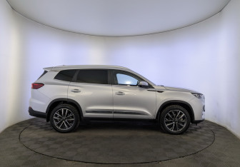 Подержанный автомобиль Chery Tiggo 8 Pro Max 2025 года (4 фото)