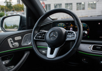 Подержанный автомобиль Mercedes-Benz GLE 2020 года (15 фото)